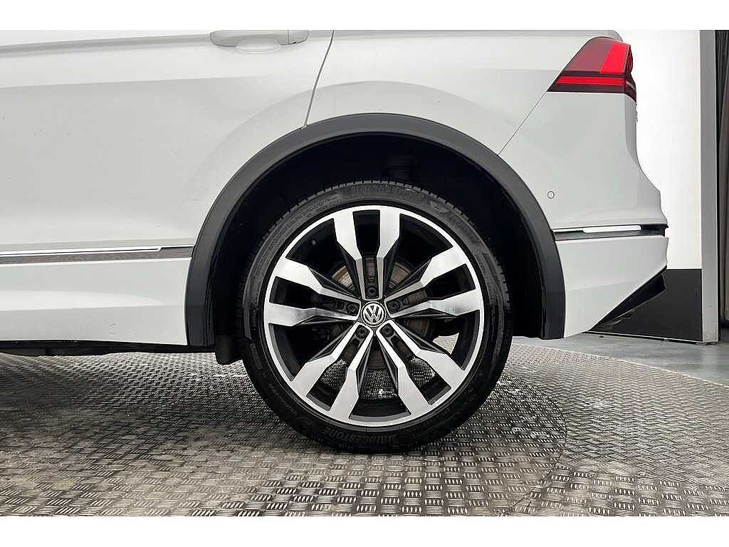 Volkswagen Tiguan SWB R-Line 2.0 TDI 2WD 150PS 6-Speed Manual 5 Door