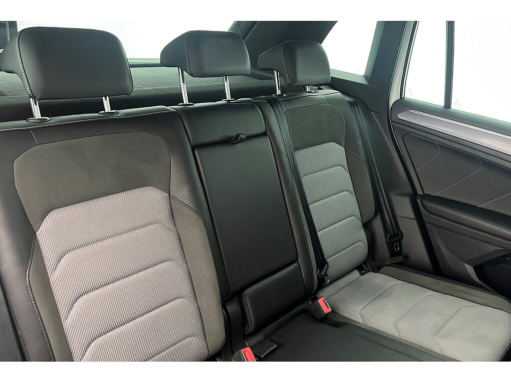 Volkswagen Tiguan SWB R-Line 2.0 TDI 2WD 150PS 6-Speed Manual 5 Door