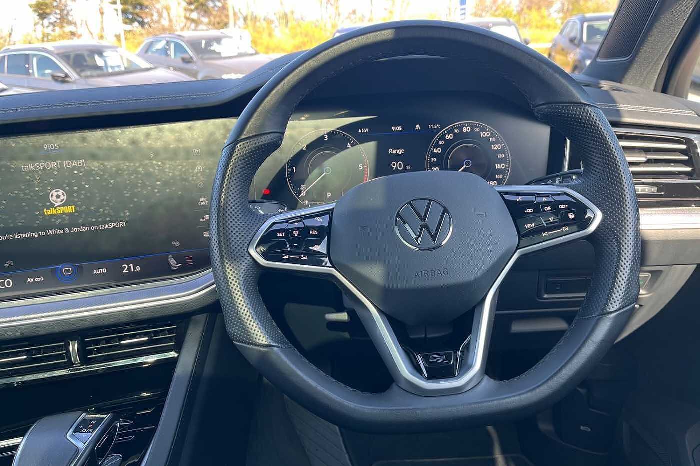 Volkswagen Touareg 3.0TDI (286ps) Black Edition 4Motion 5dr ** Air Suspension **