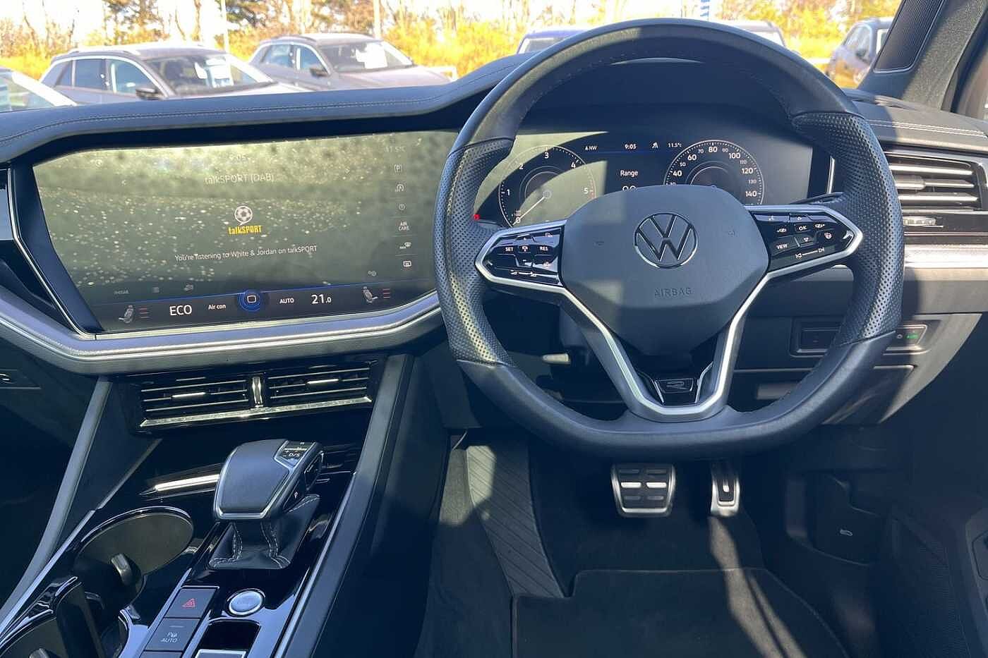Volkswagen Touareg 3.0TDI (286ps) Black Edition 4Motion 5dr ** Air Suspension **