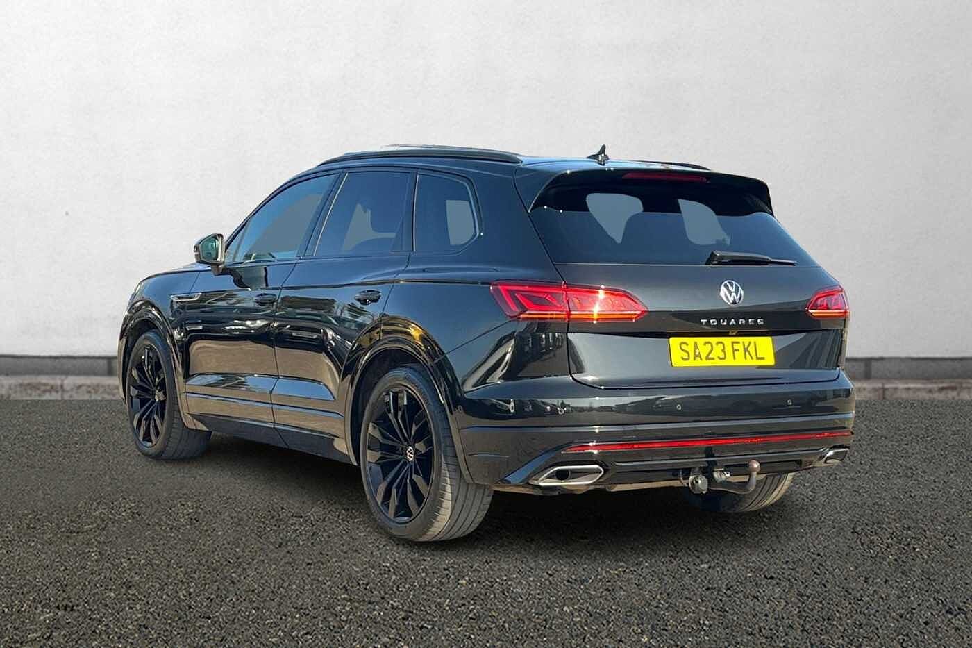 Volkswagen Touareg 3.0TDI (286ps) Black Edition 4Motion 5dr ** Air Suspension **