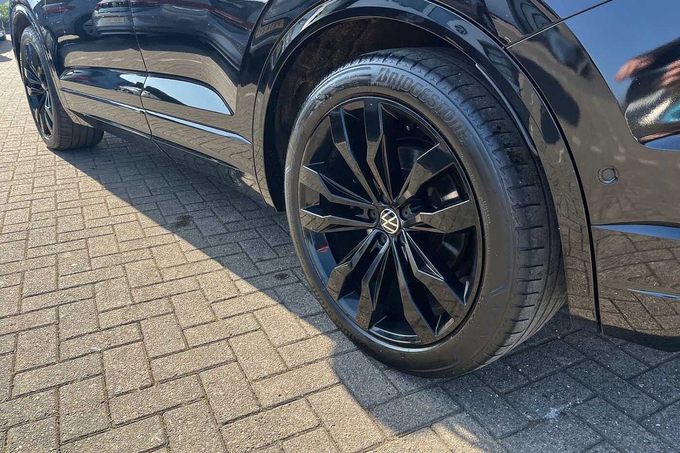 Volkswagen Touareg 3.0TDI (286ps) Black Edition 4Motion 5dr ** Air Suspension **
