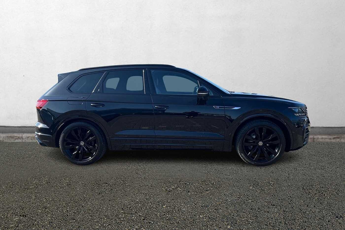 Volkswagen Touareg 3.0TDI (286ps) Black Edition 4Motion 5dr ** Air Suspension **