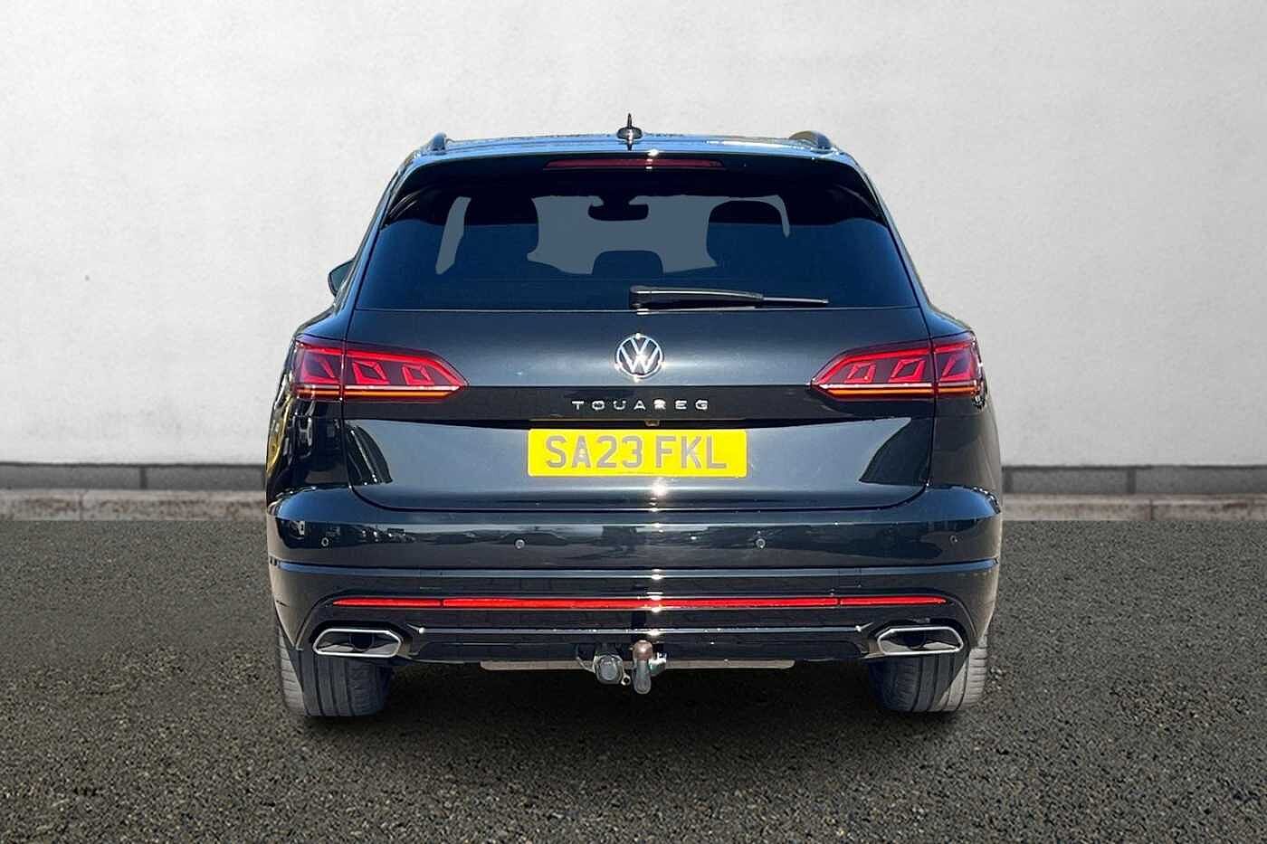 Volkswagen Touareg 3.0TDI (286ps) Black Edition 4Motion 5dr ** Air Suspension **