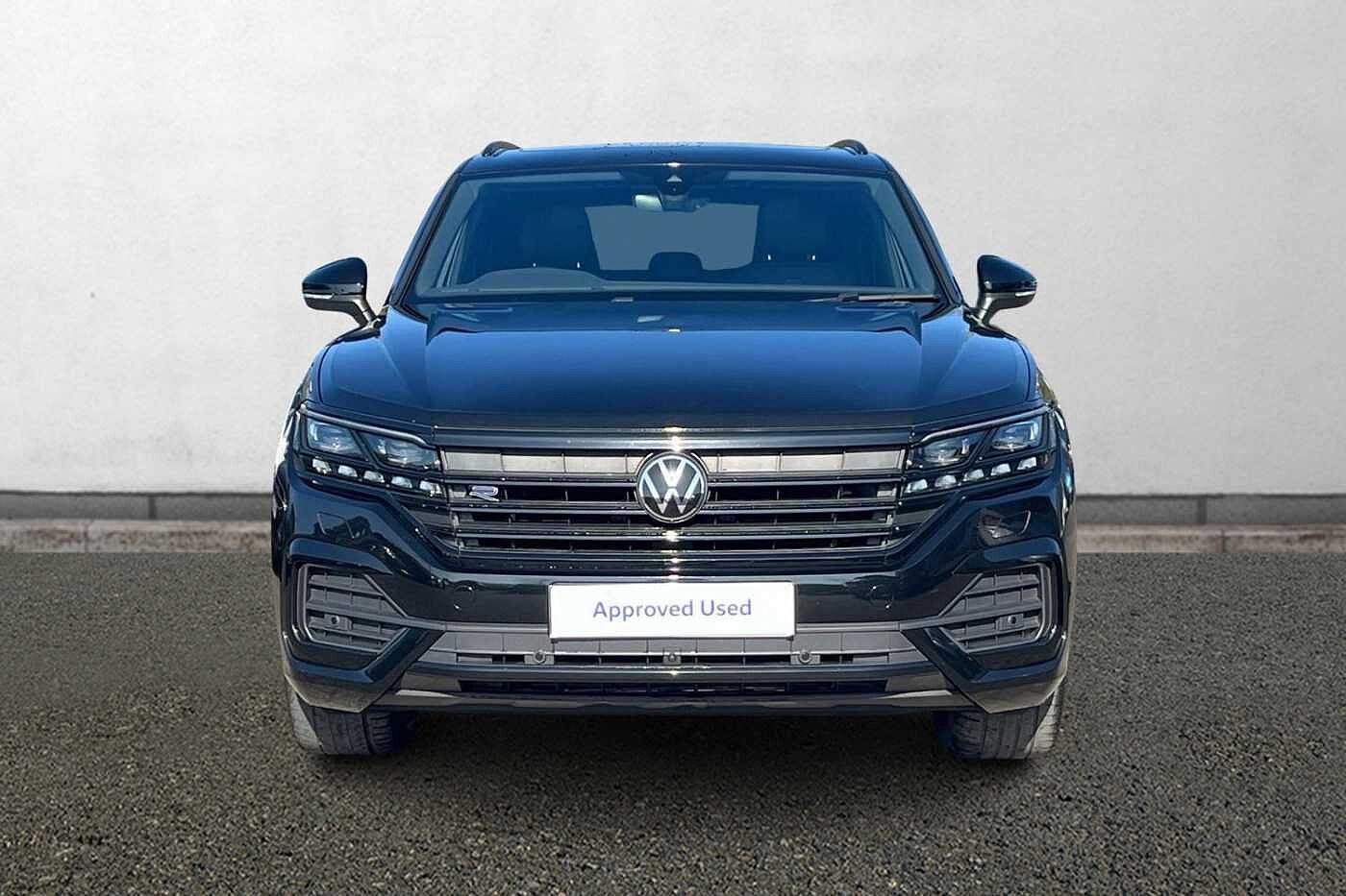 Volkswagen Touareg 3.0TDI (286ps) Black Edition 4Motion 5dr ** Air Suspension **