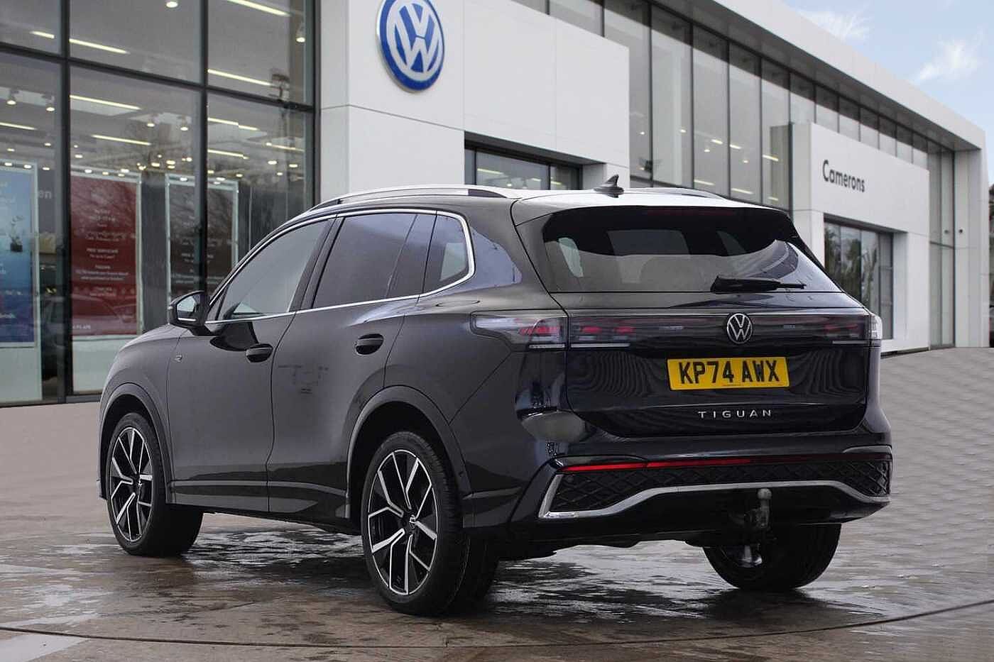 Volkswagen Tiguan *Factory Fitted Towbar* 2.0TDI (150ps) R-Line DSG