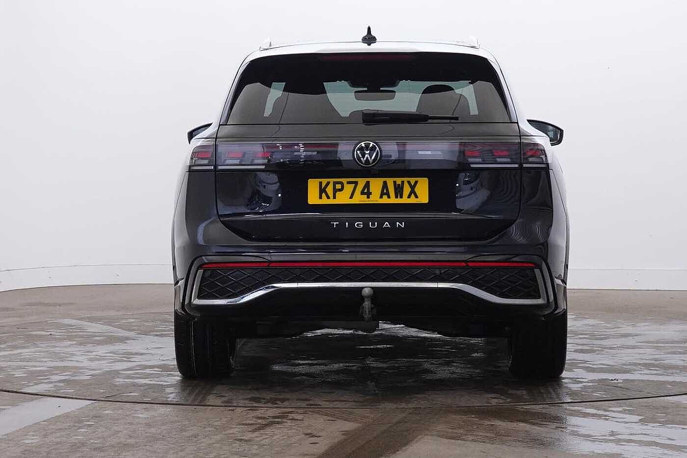 Volkswagen Tiguan *Factory Fitted Towbar* 2.0TDI (150ps) R-Line DSG
