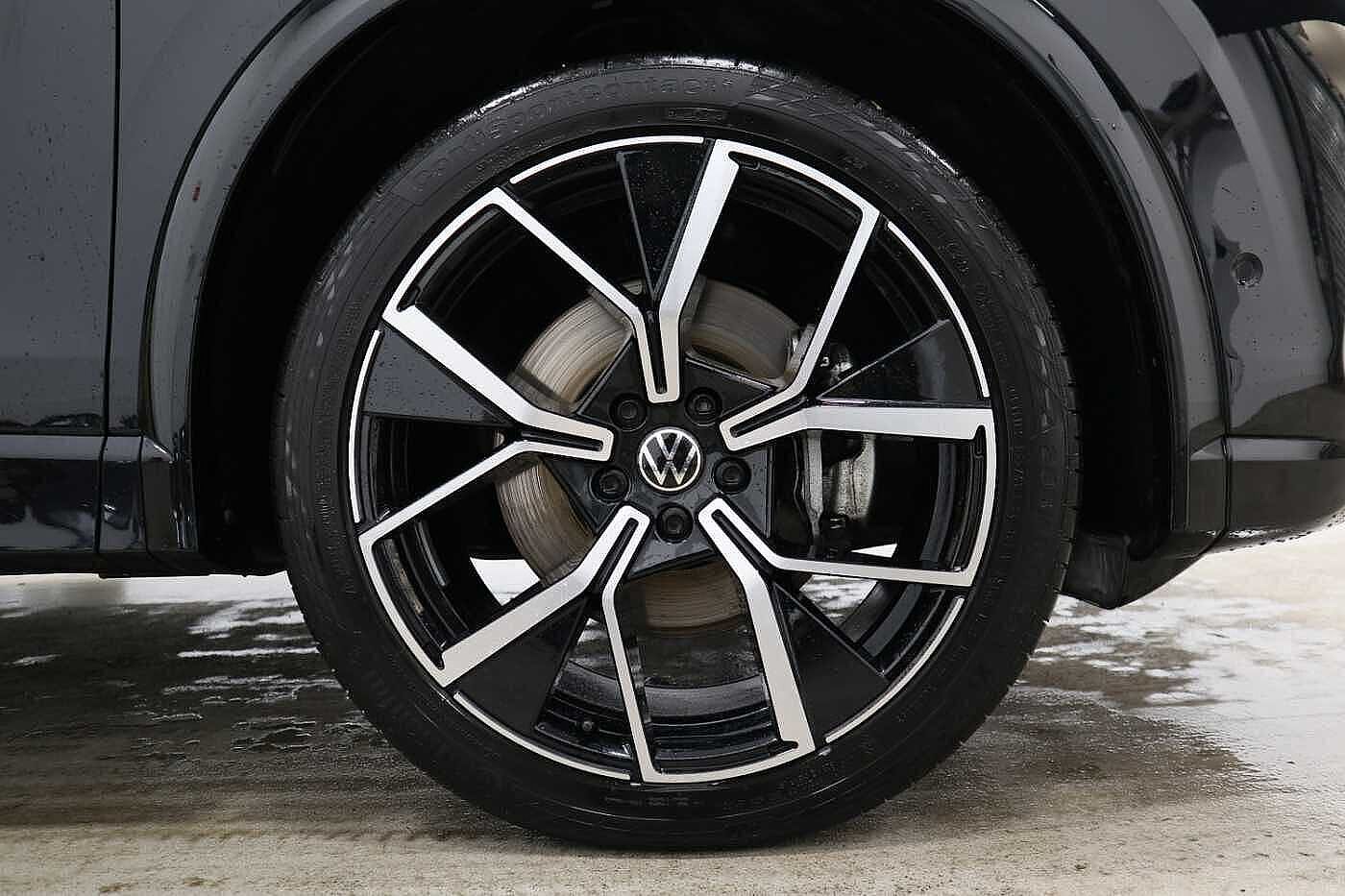 Volkswagen Tiguan *Factory Fitted Towbar* 2.0TDI (150ps) R-Line DSG