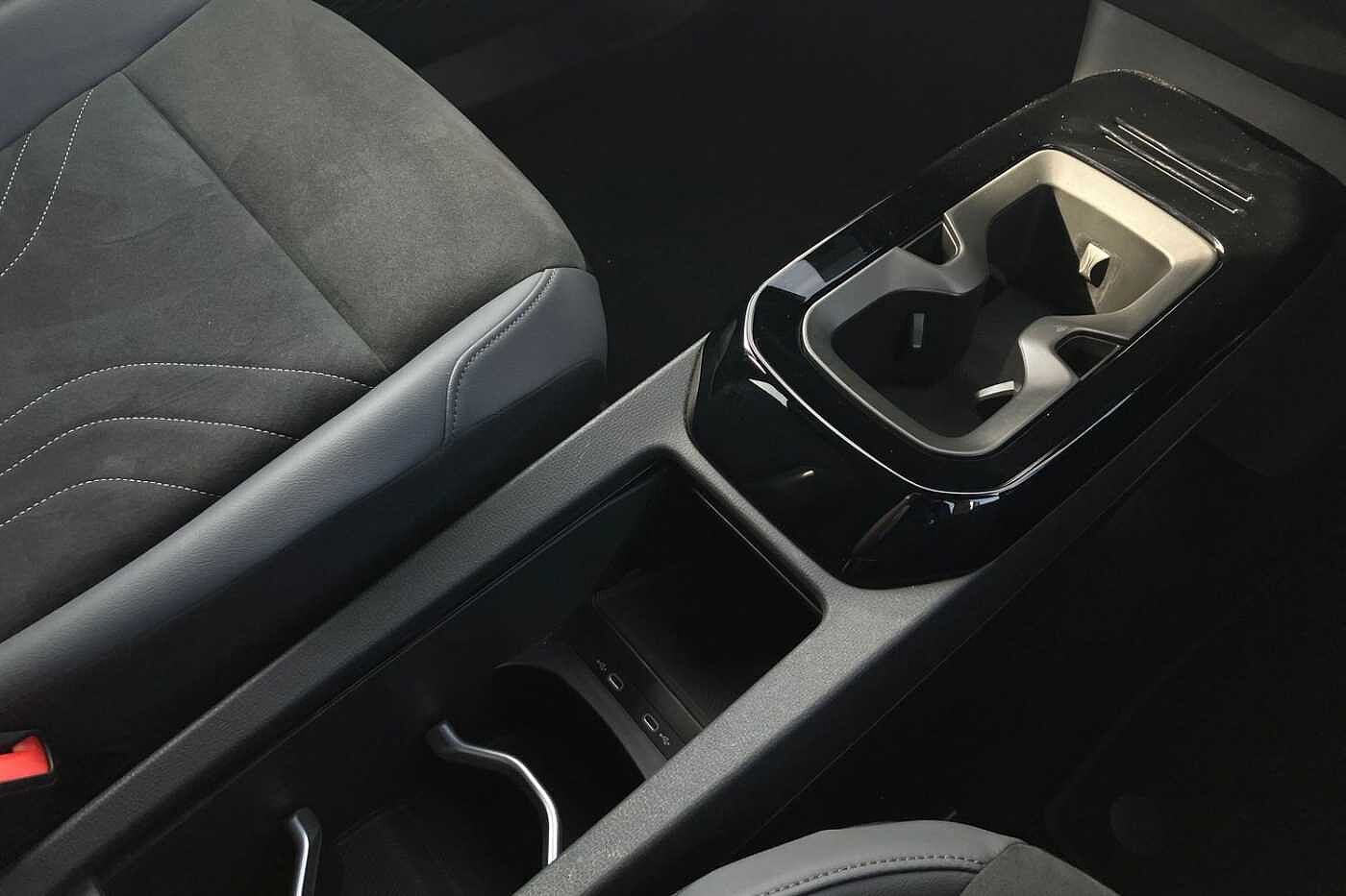 Volkswagen ID.4 Family 77kWh Pro Performance 204PS Auto 5 Dr