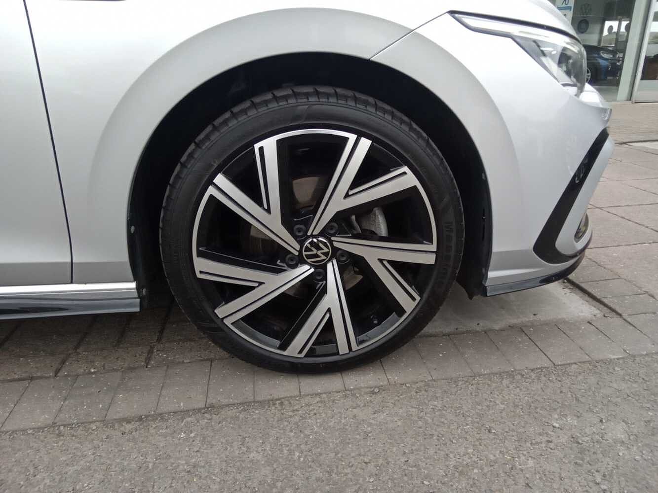 Volkswagen Golf MK8 1.5 eTSI R-Line EVO (150ps) DSG Estate ' 18' ALLOYS.