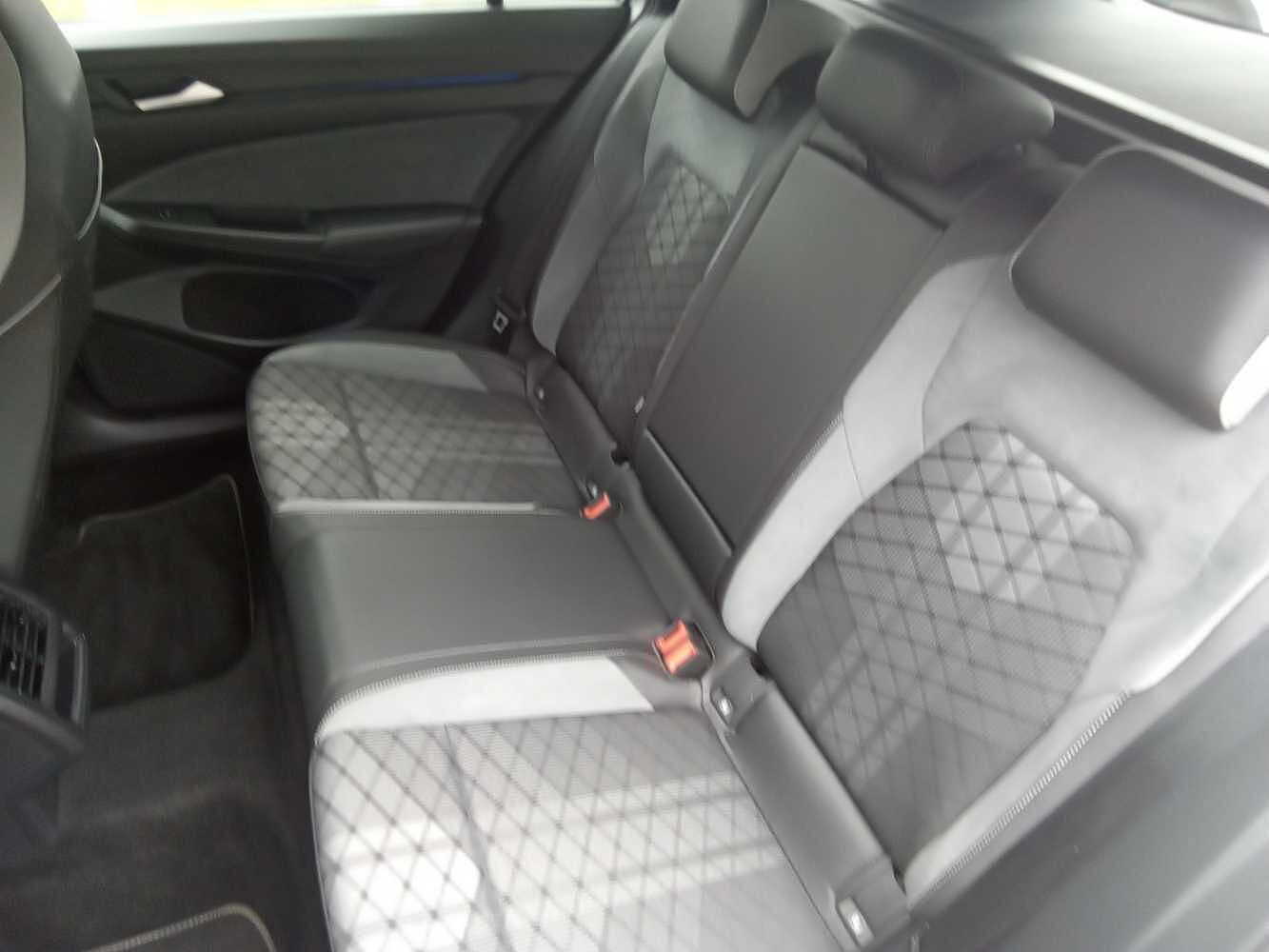 Volkswagen Golf MK8 1.5 eTSI R-Line EVO (150ps) DSG Estate ' 18' ALLOYS.