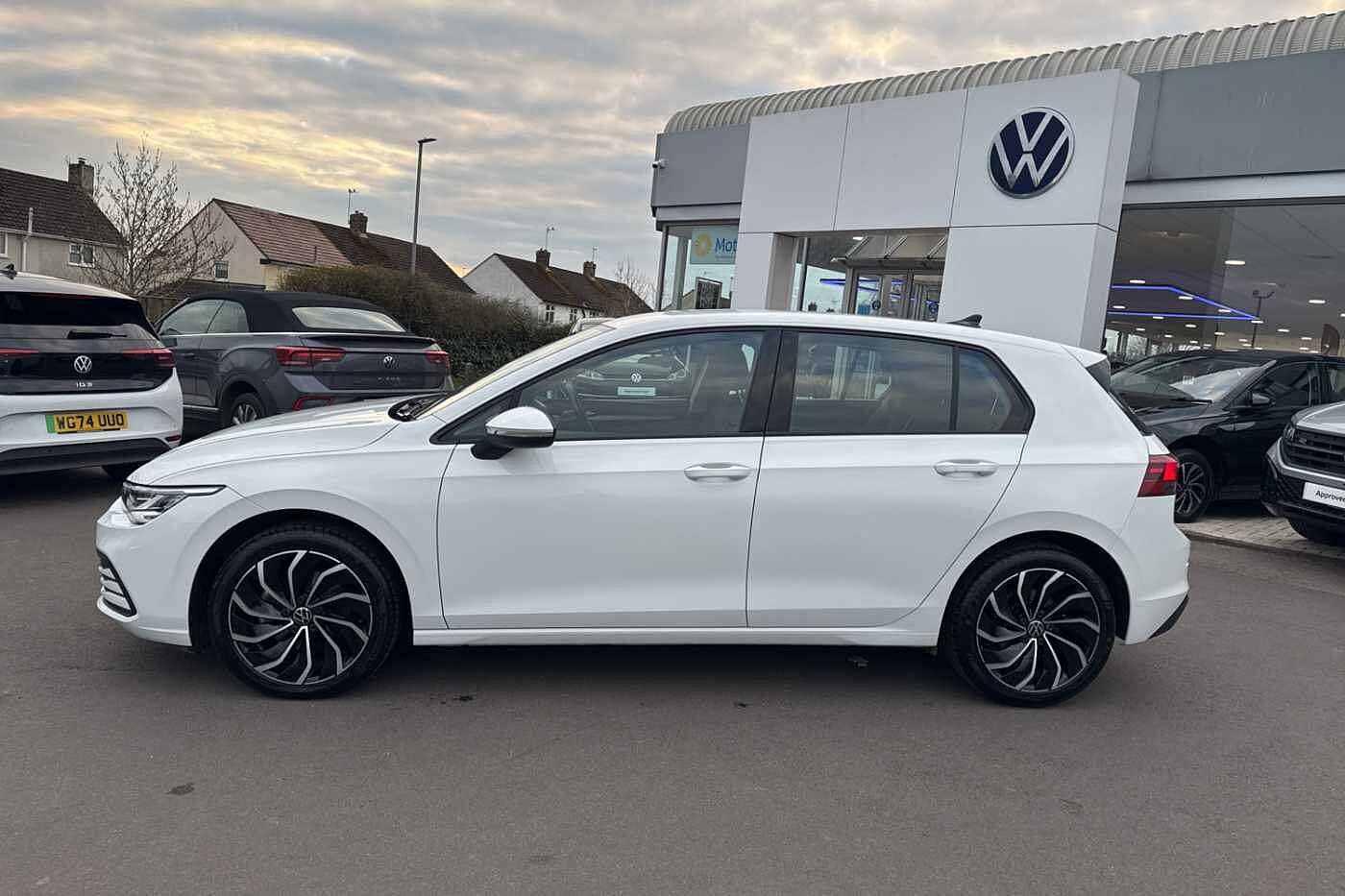 Volkswagen Golf MK8 Hatchback 5-Dr 1.0 TSI (110ps) Life