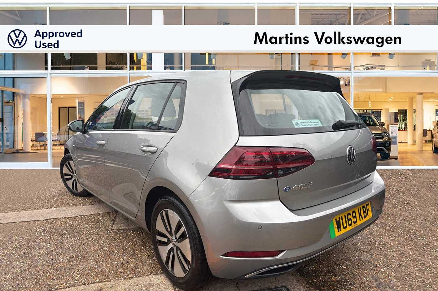 Volkswagen Golf e-136PS BEV Auto 5dr **HEAT PUMP*WINTER PACK**