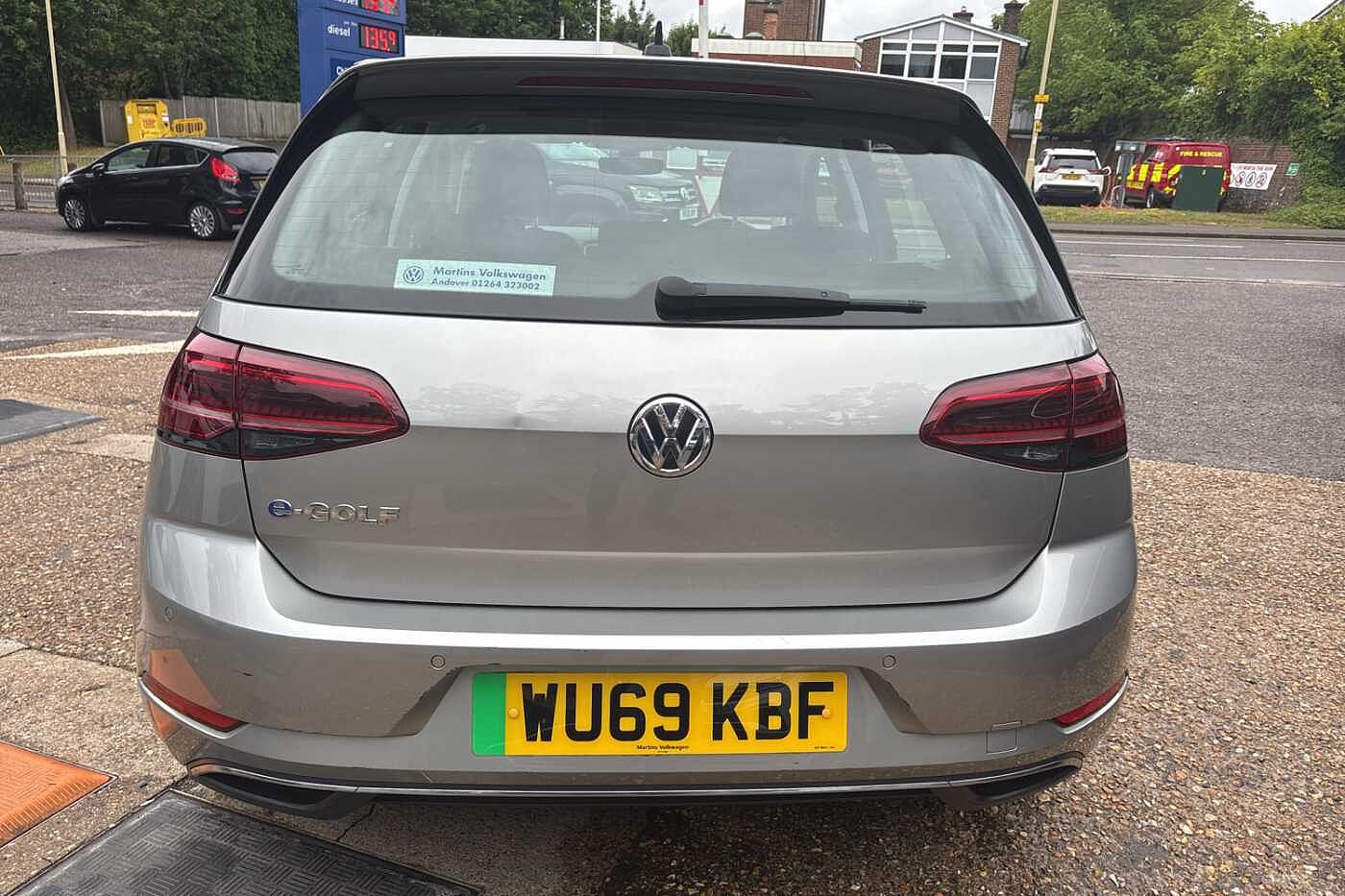Volkswagen Golf e-136PS BEV Auto 5dr **HEAT PUMP*WINTER PACK**