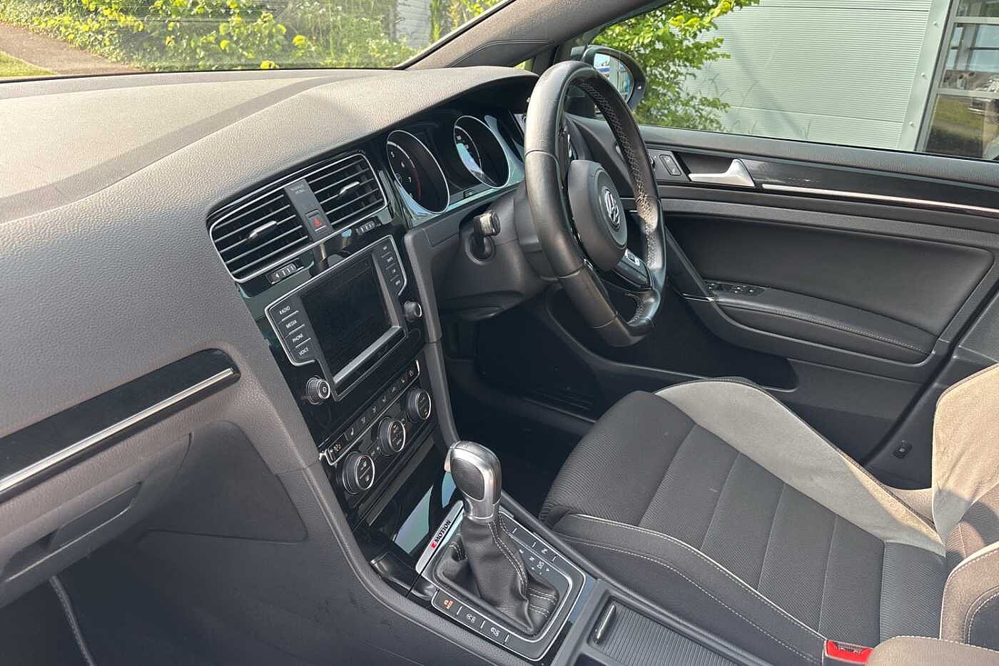 Volkswagen Golf 2.0 TSI R 5dr DSG **19in PRETORIA ALLOYS**