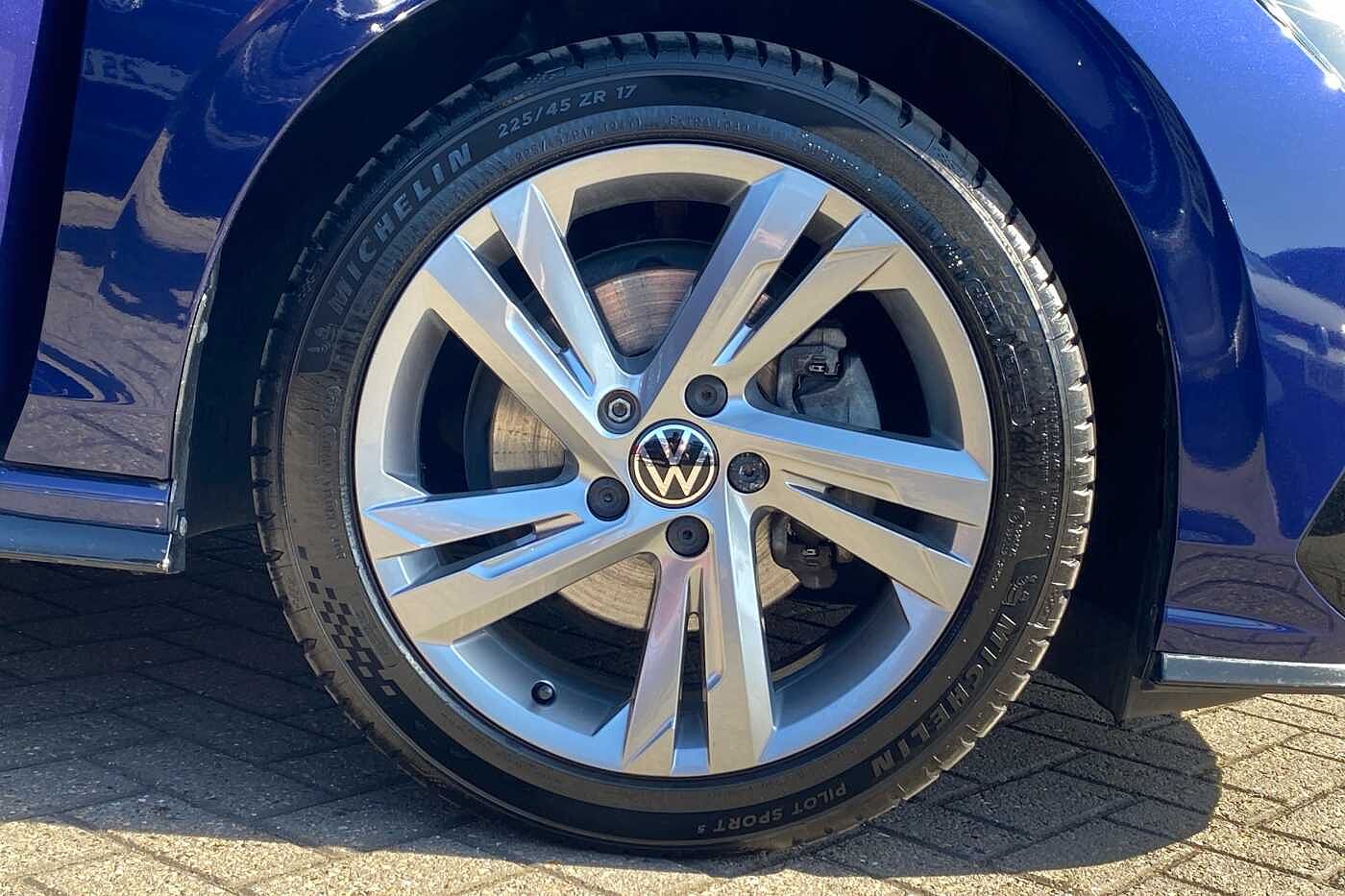 Volkswagen Golf 1.5 TSI R-Line 5dr