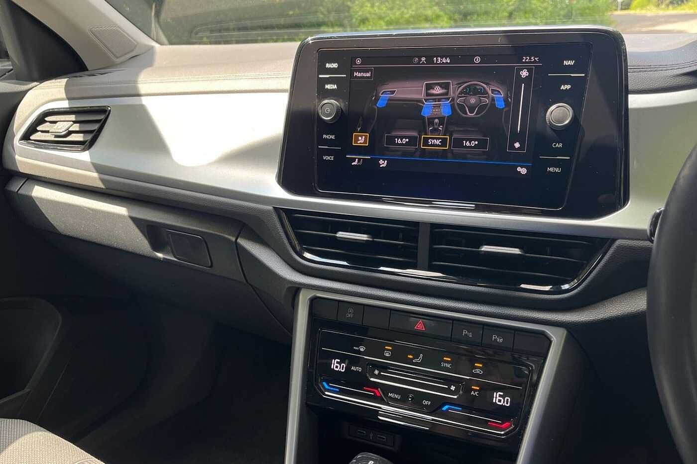 Volkswagen T-Roc 1.5 TSI Life SUV 5dr Petrol DSG Euro 6 (s/s) (150 ps) Rear camera & 18 Alloys!'