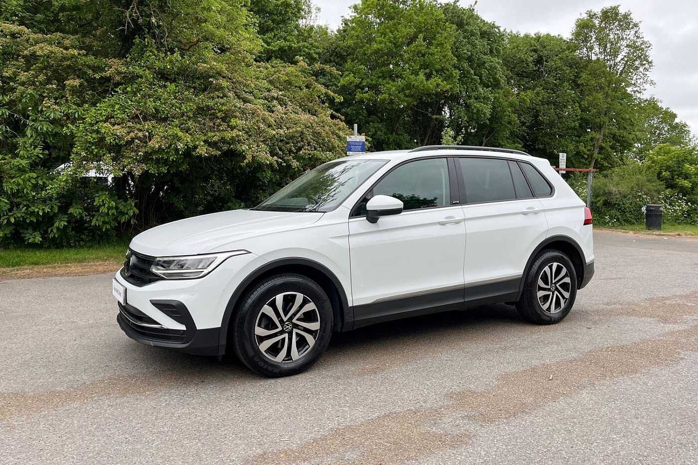 Volkswagen Tiguan 1.5 TSI Active SUV 5dr Petrol DSG Euro 6 (s/s) (150 ps) Rear camera!