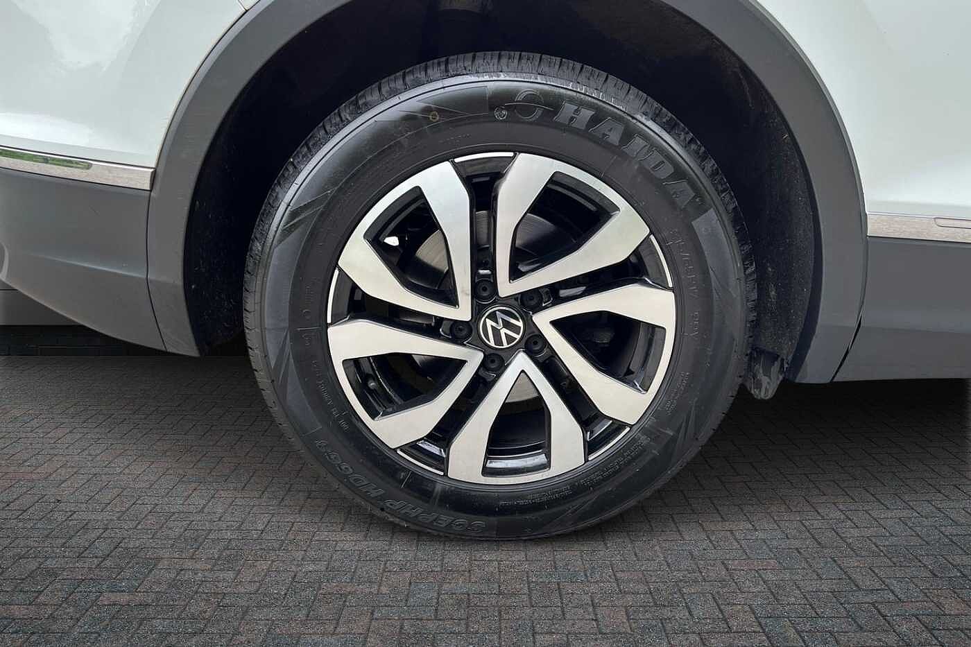Volkswagen Tiguan 1.5 TSI Active SUV 5dr Petrol DSG Euro 6 (s/s) (150 ps) Rear camera!