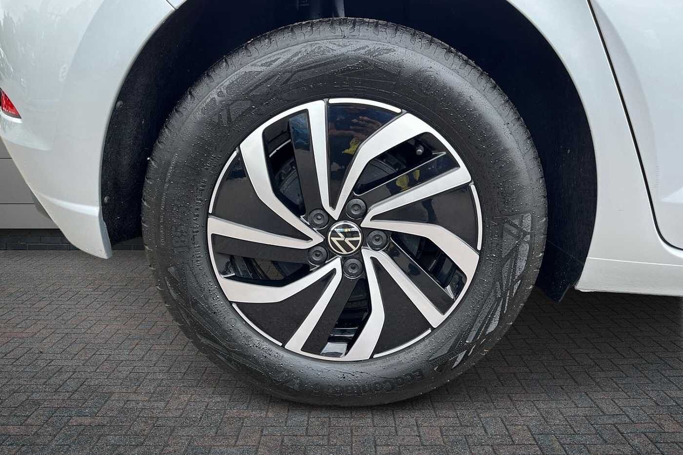 Volkswagen Polo 1.0 TSI Life Hatchback 5dr Petrol DSG Euro 6 (s/s) (95 ps) Ex demo, Low Mileage!