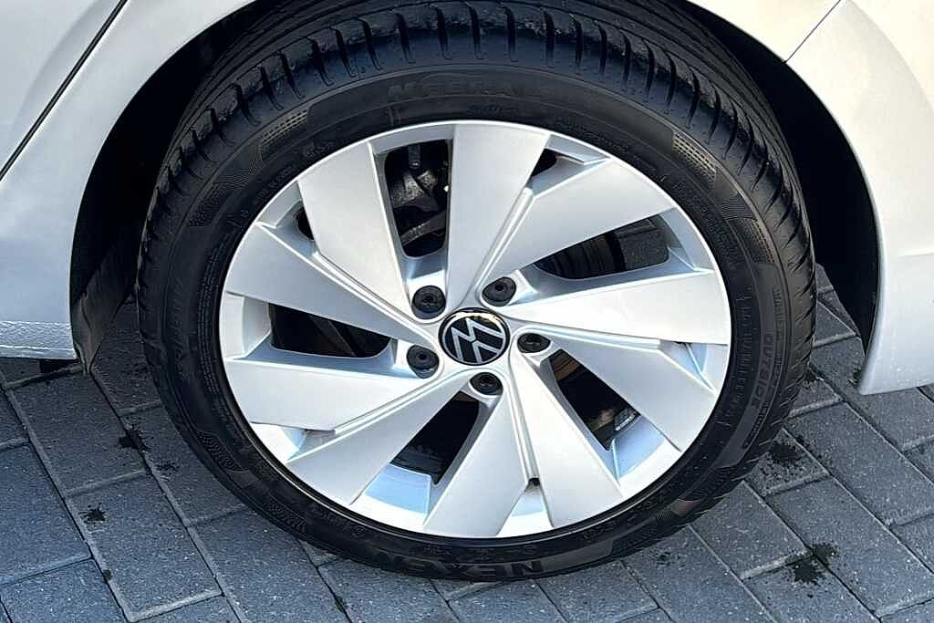 Volkswagen Golf MK8 Hatchback 5-Dr 1.5 TSI (130ps) Style EVO