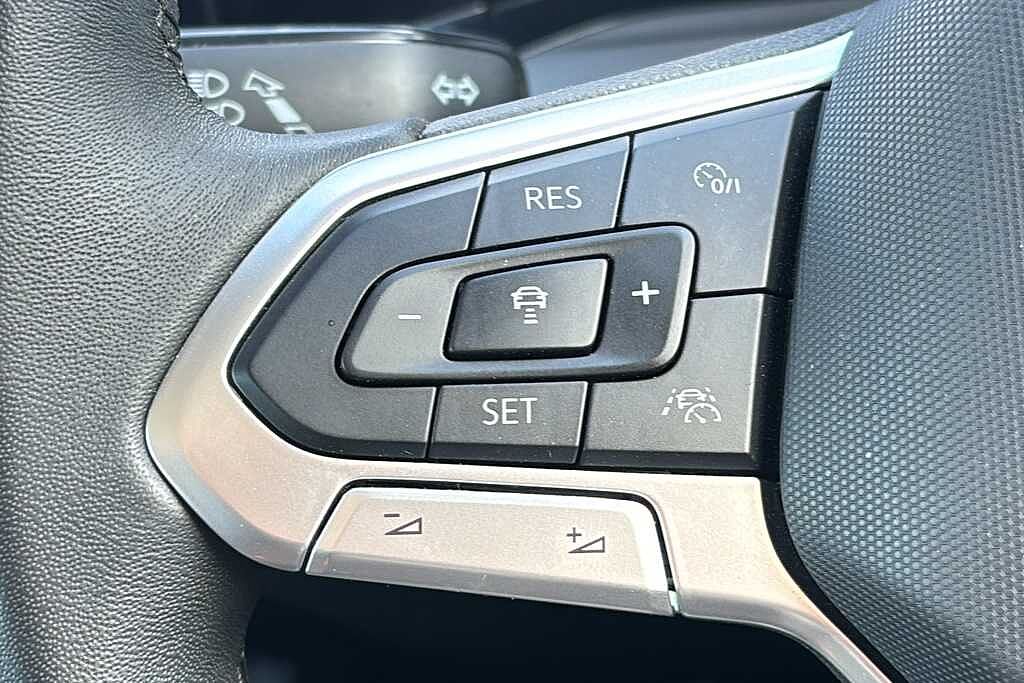 Volkswagen Golf MK8 Hatchback 5-Dr 1.5 TSI (130ps) Style EVO