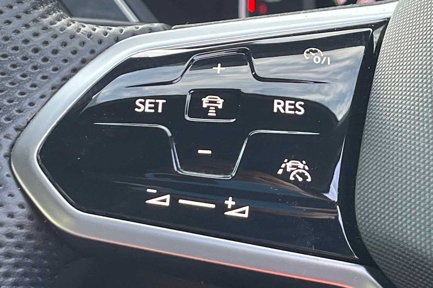Volkswagen Tiguan 1.4 TSI 13kWh R-Line SUV 5dr Petrol Plug-in Hybrid DSG Euro 6 (s/s) (245 ps)