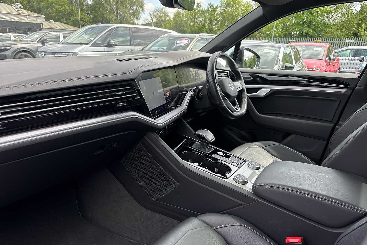 Volkswagen Touareg 3.0TDI (286ps) Black Edition 4Motion 5dr