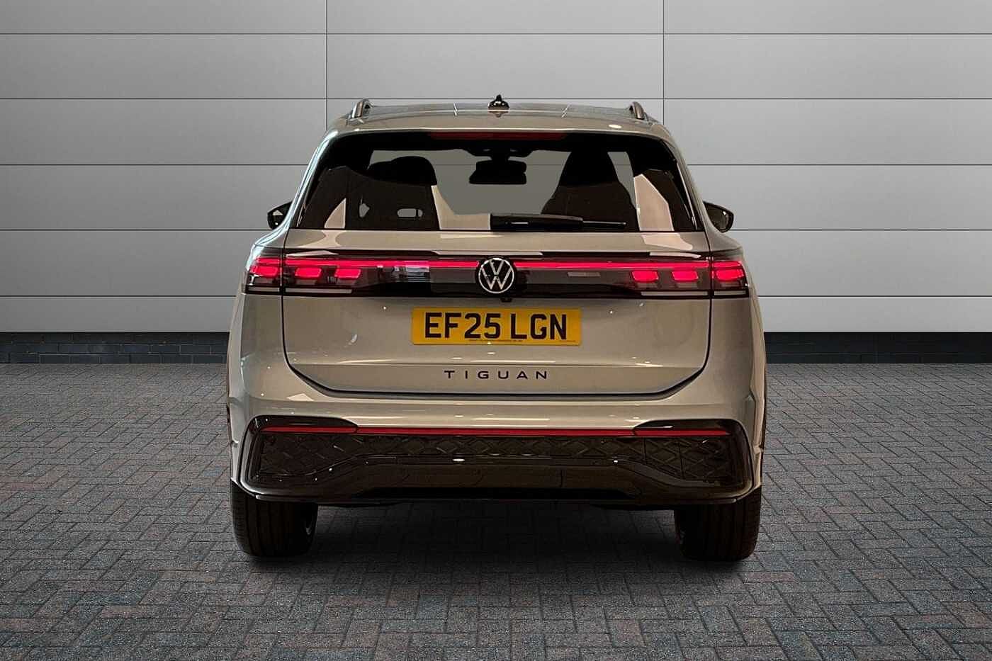 Volkswagen Tiguan 1.5 eTSI MHEV R-Line SUV 5dr Petrol Hybrid DSG Euro 6 (s/s) (150 ps)