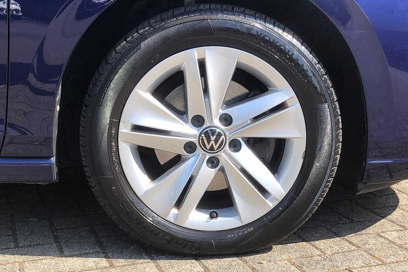 Volkswagen Golf 1.5 TSI Life 5dr