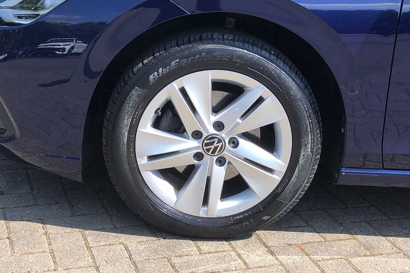 Volkswagen Golf 1.5 TSI Life 5dr